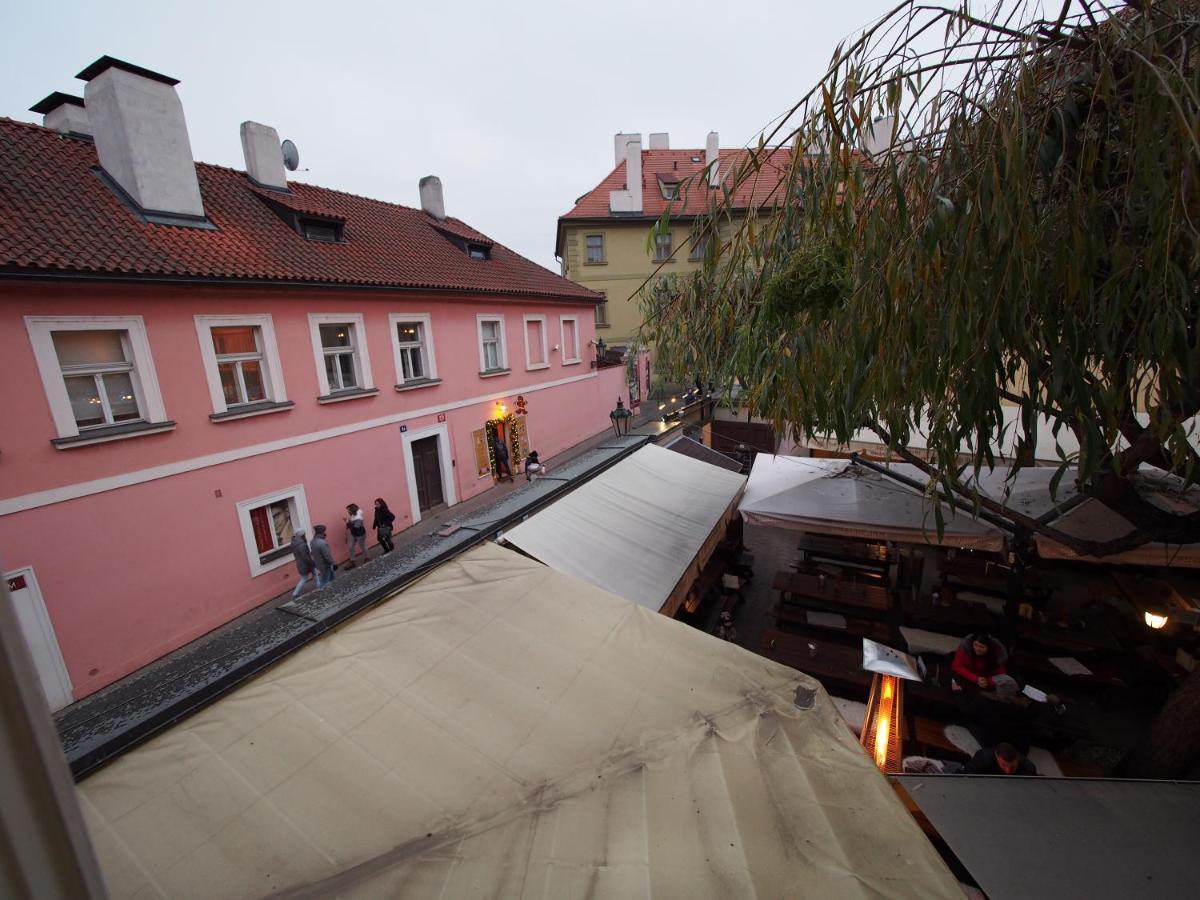 White Swan Boutique Apartments Praga Exterior foto