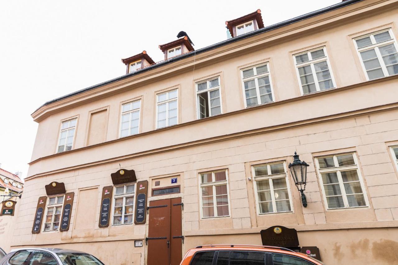 White Swan Boutique Apartments Praga Exterior foto