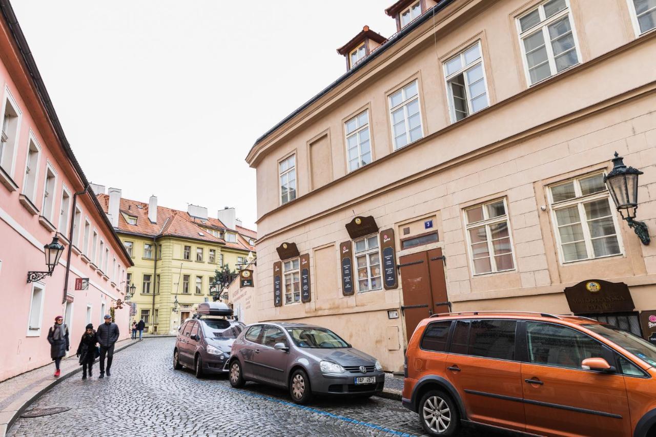 White Swan Boutique Apartments Praga Exterior foto